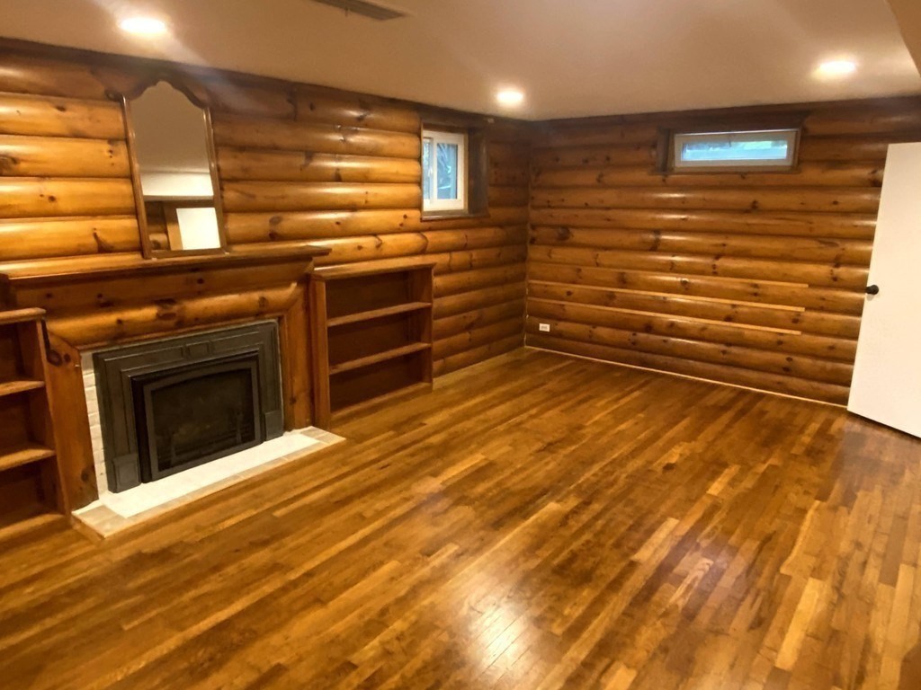 6 Surrey Rd, Newtonville