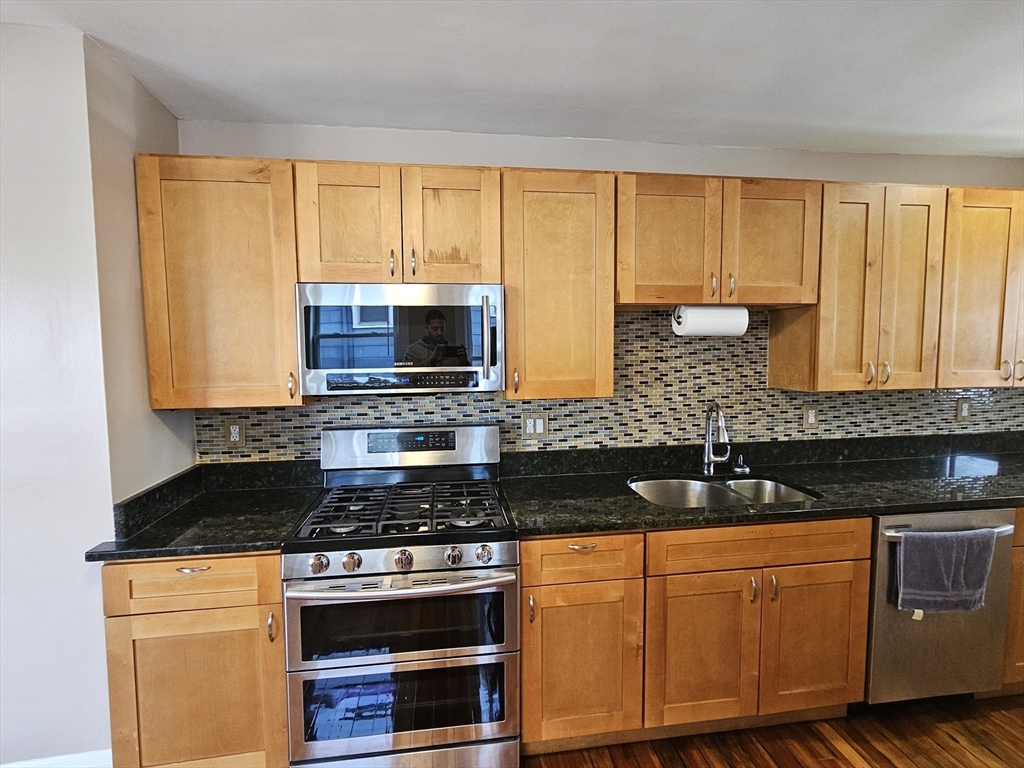 95 Wilmington Ave, Boston