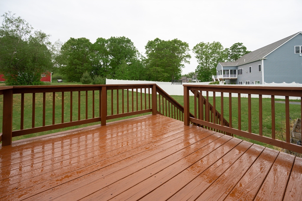 7 Willow Brook Ln, Blackstone