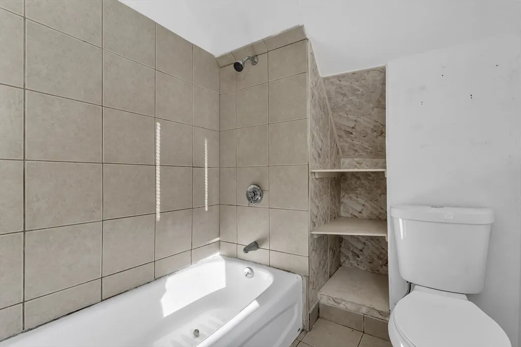 13-R Plain St, Taunton