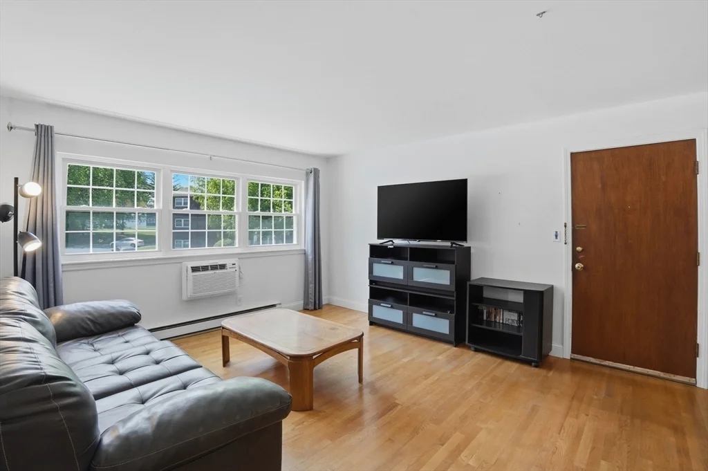 147 Milk St, Westborough