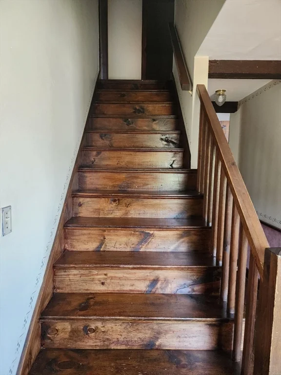 285 Main St, Spencer