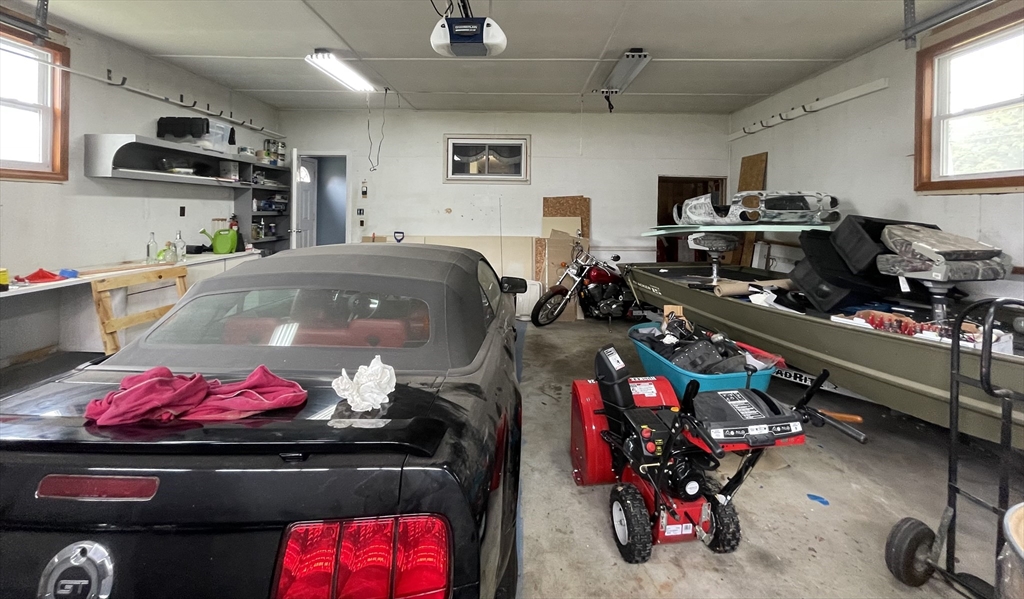 871 King St, Fall River