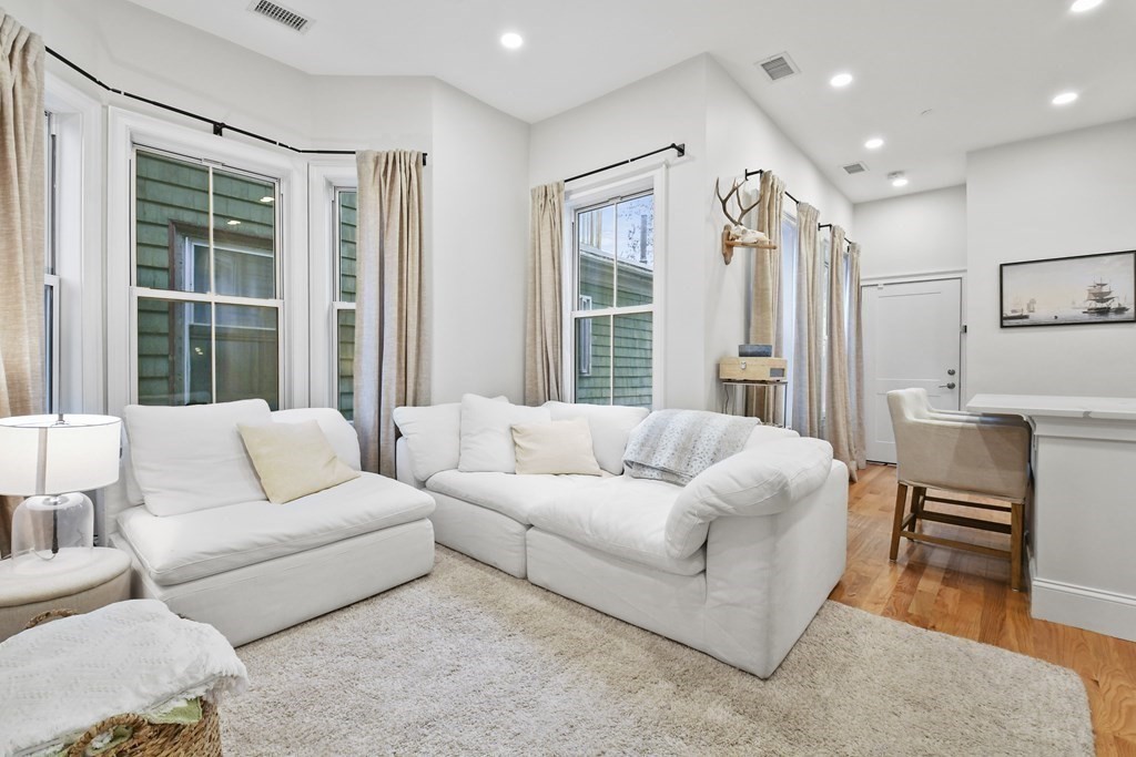 226 Saratoga St, East Boston