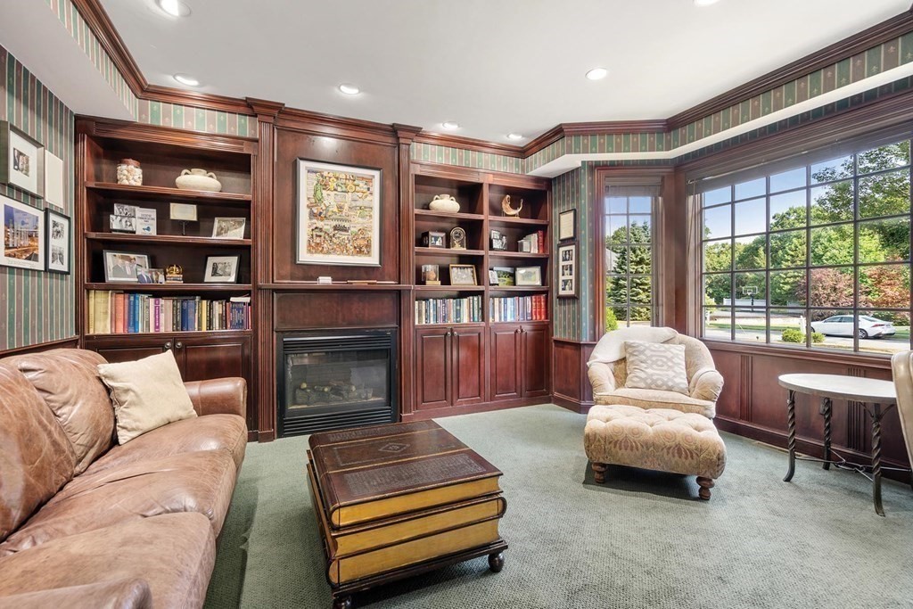 196 Bridle Trail Rd, Needham