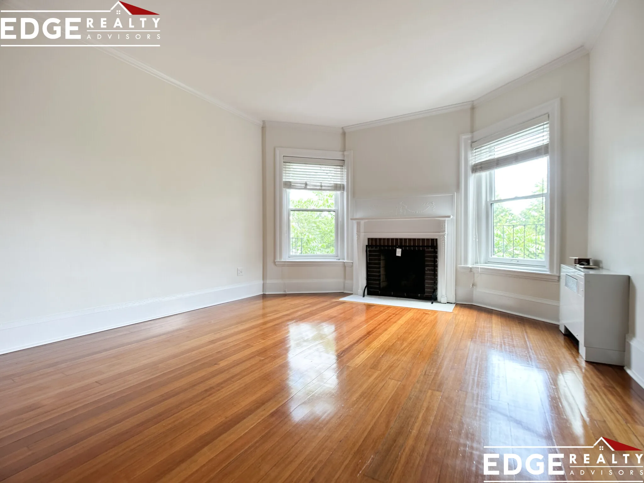 43 Carlton St, Longwood