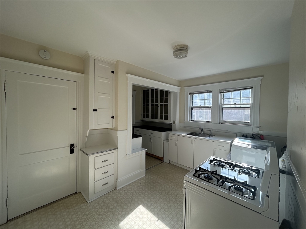 30 Emerson Rd, Winthrop