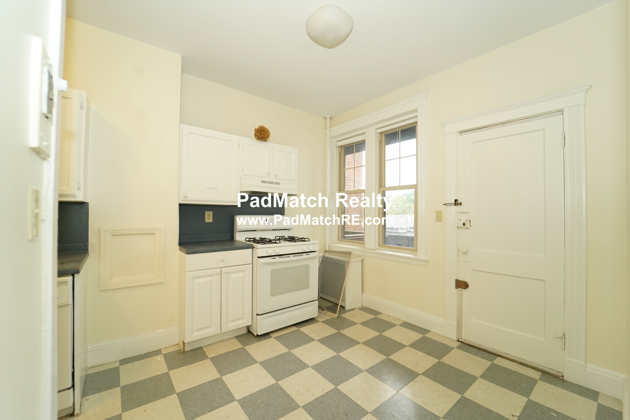 14 Alton Pl, Coolidge Corner