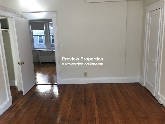 1171 Boylston St, Fenway