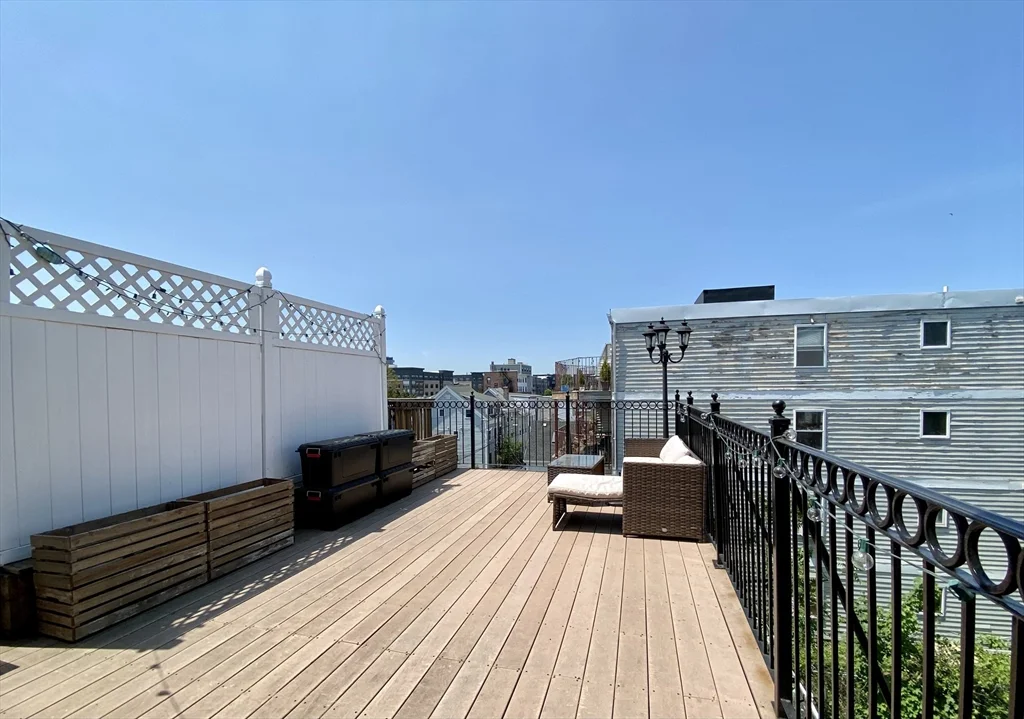 18 Cottage St, East Boston
