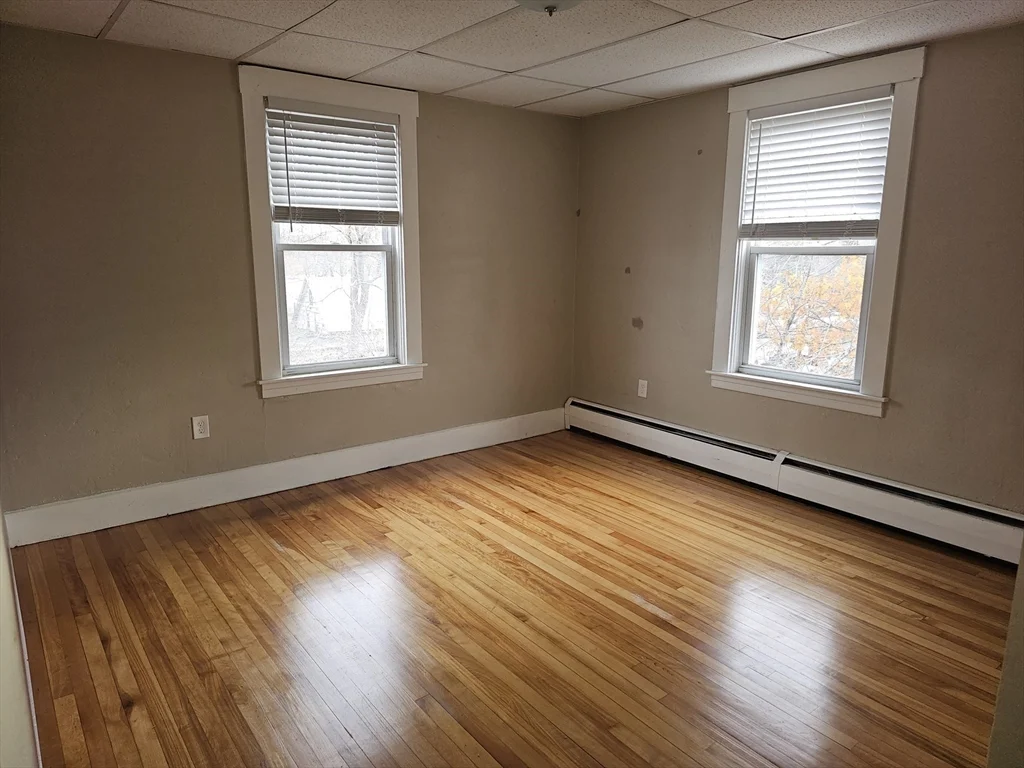 333 Oak Hill Rd, Fitchburg