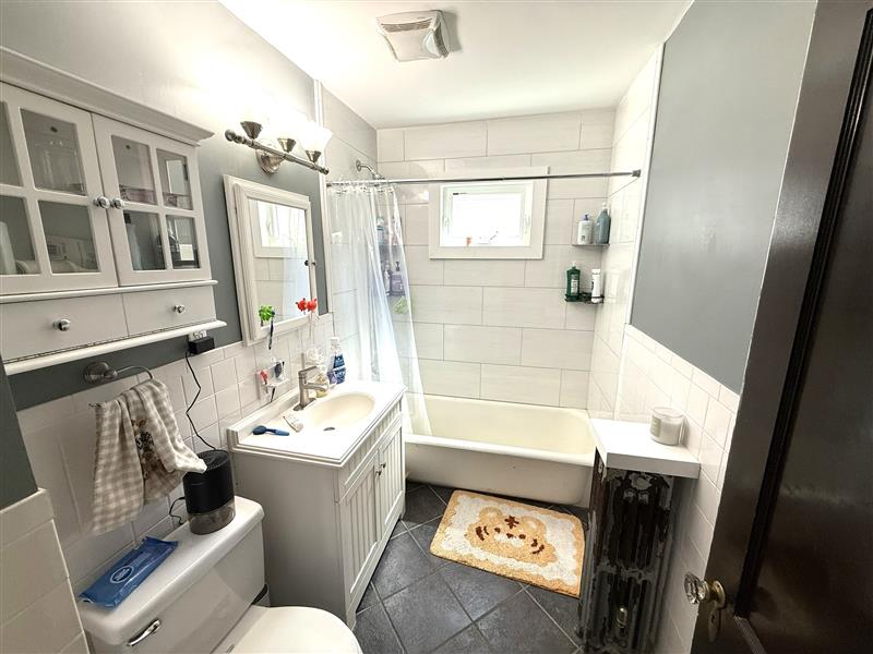 53 Forest St, Medford