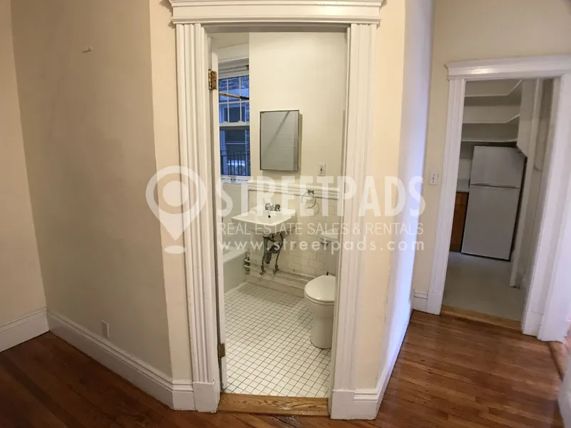 29 Park Dr, Fenway