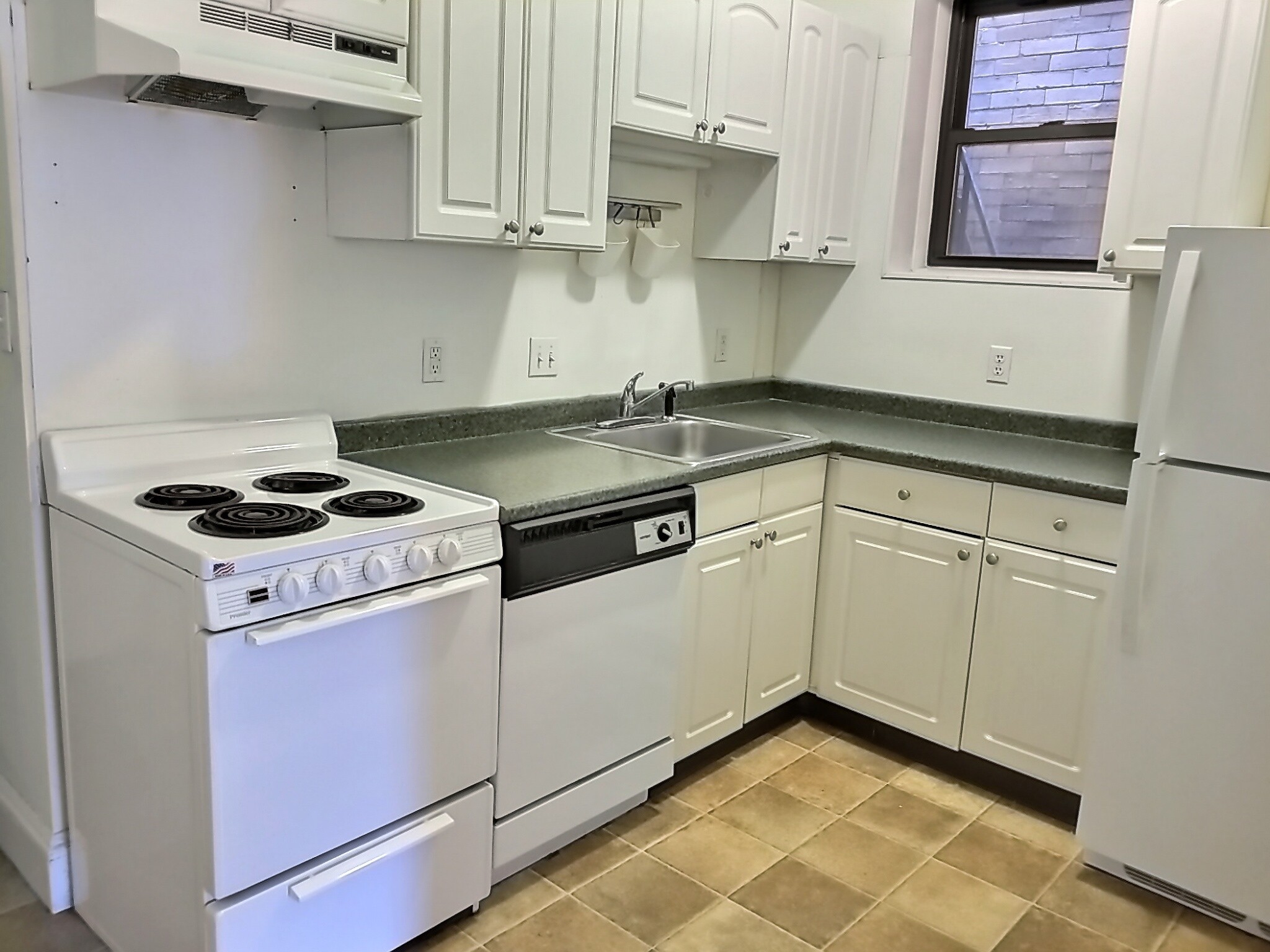 2 bed, 1 bath apartment for rent at 397 Harvard St Unit 3, Coolidge Corner — photo 2 of 8