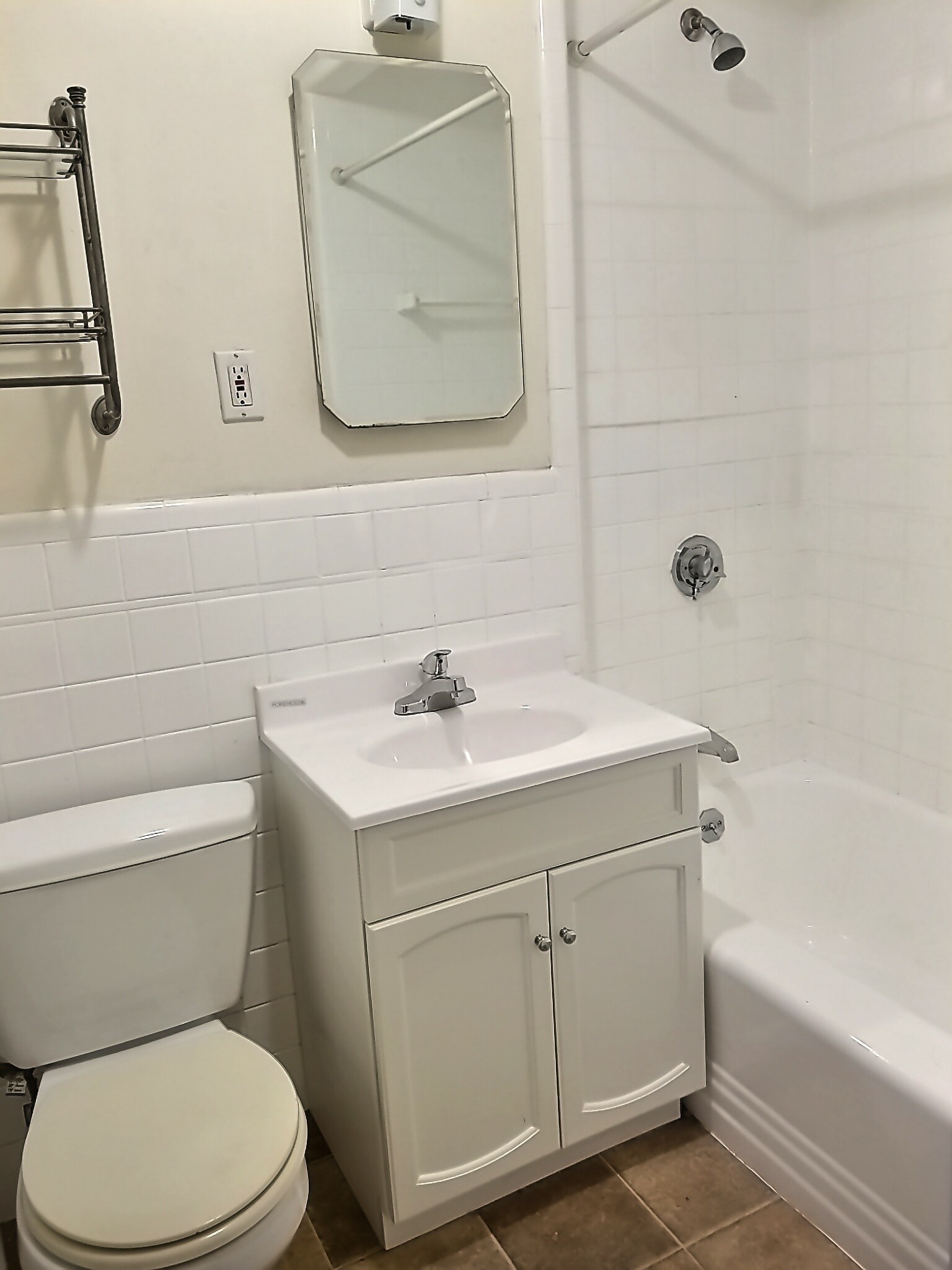 2 bed, 1 bath apartment for rent at 397 Harvard St Unit 3, Coolidge Corner — photo 7 of 8
