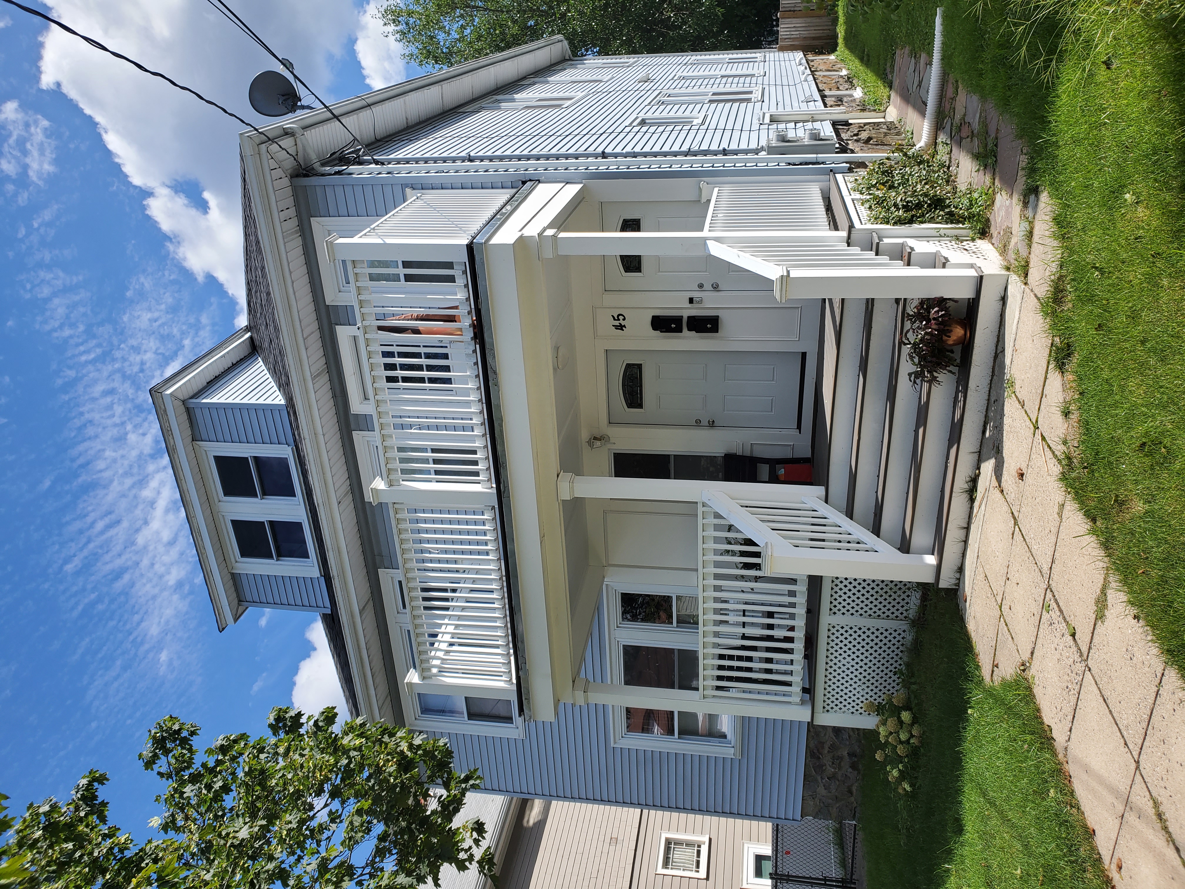 3 bed, 2 bath apartment for rent at 45 Dyer Ave Unit 1, Milton — photo 1 of 22