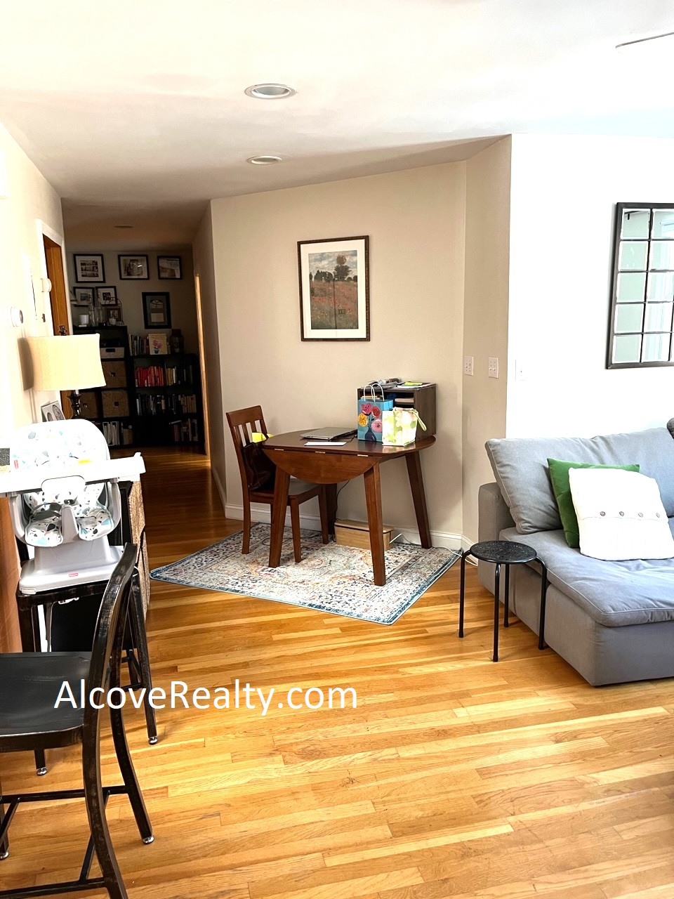 26 Burnham St, Tufts