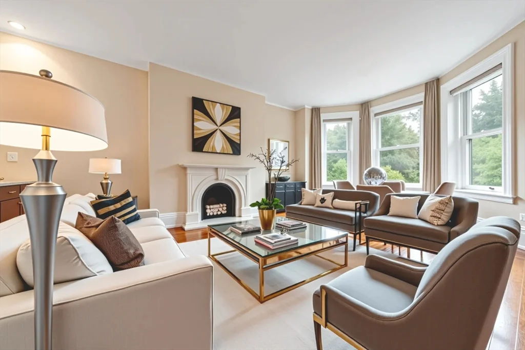 218 Commonwealth Ave, Back Bay