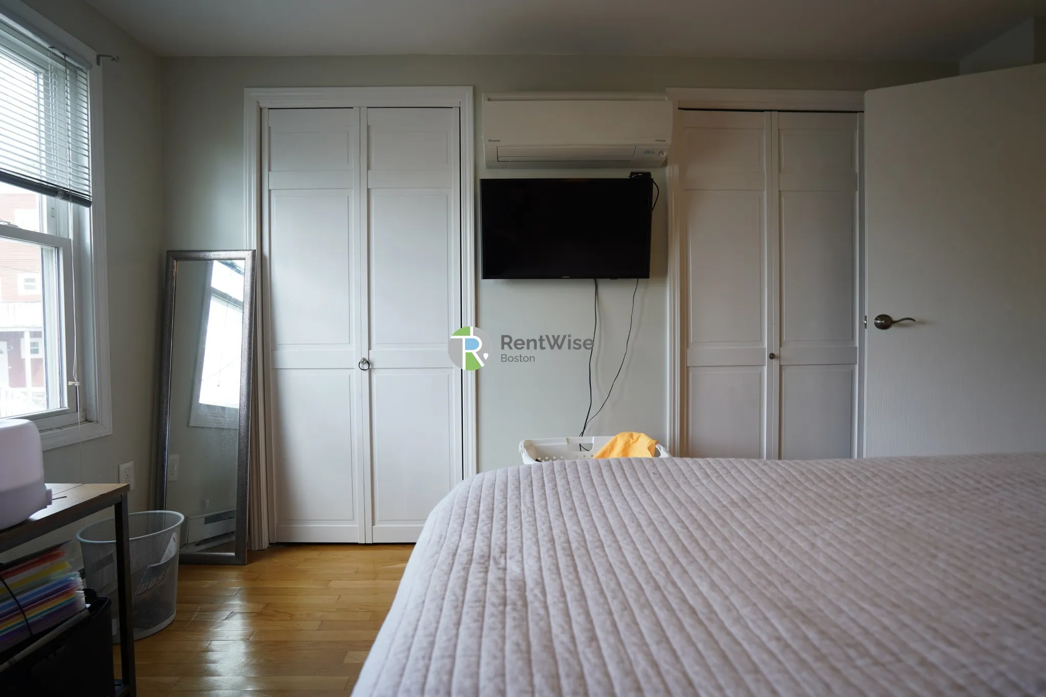 77 Knowlton St, East Somerville