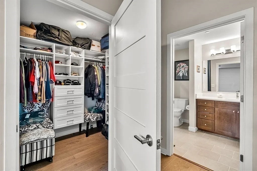 130 John St, Downtown