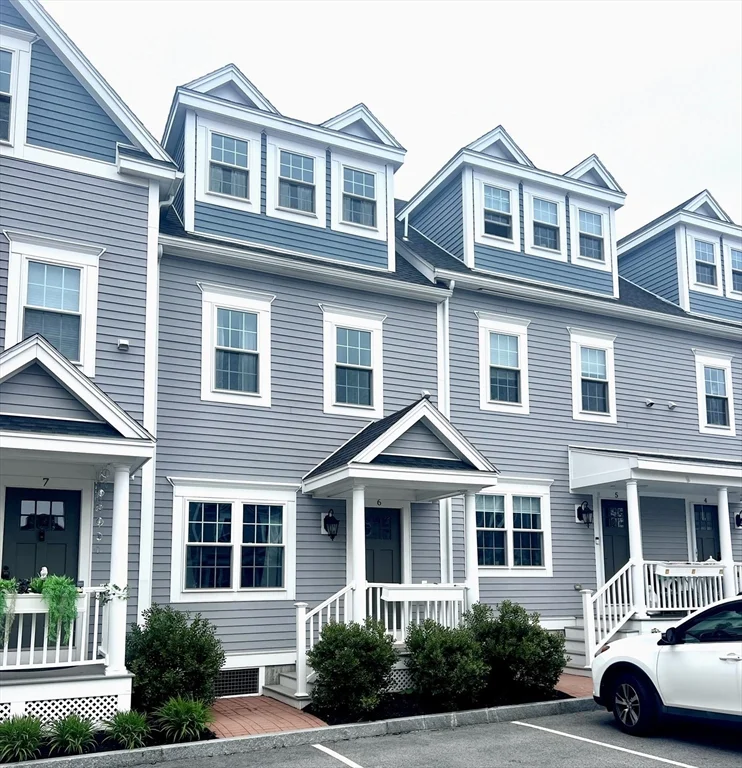 10 S Mason St, Salem