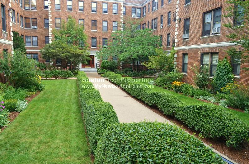 64 Queensberry St, Fenway