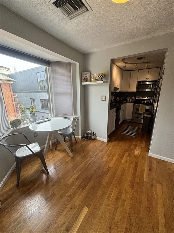 19 Main St, Charlestown