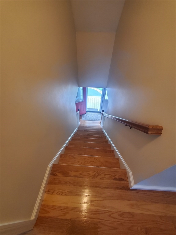 2 Valley Rd, Whitman