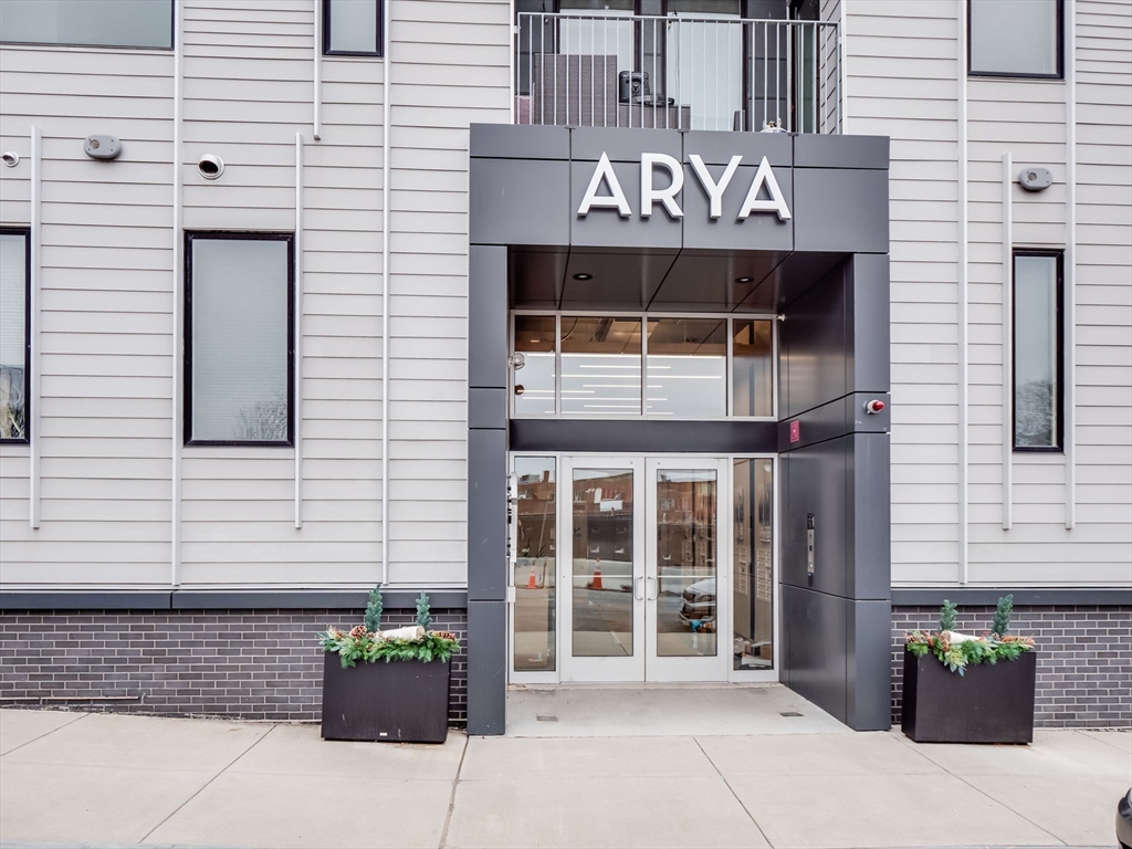 2 West 6th St, South Boston