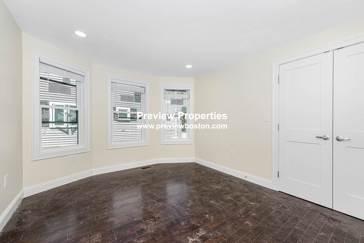 70 Stanley Ave, South Medford