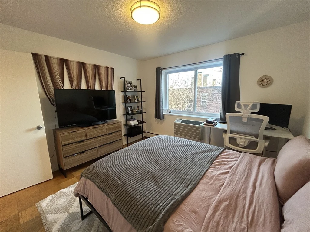 287 Harvard St, Mid-Cambridge