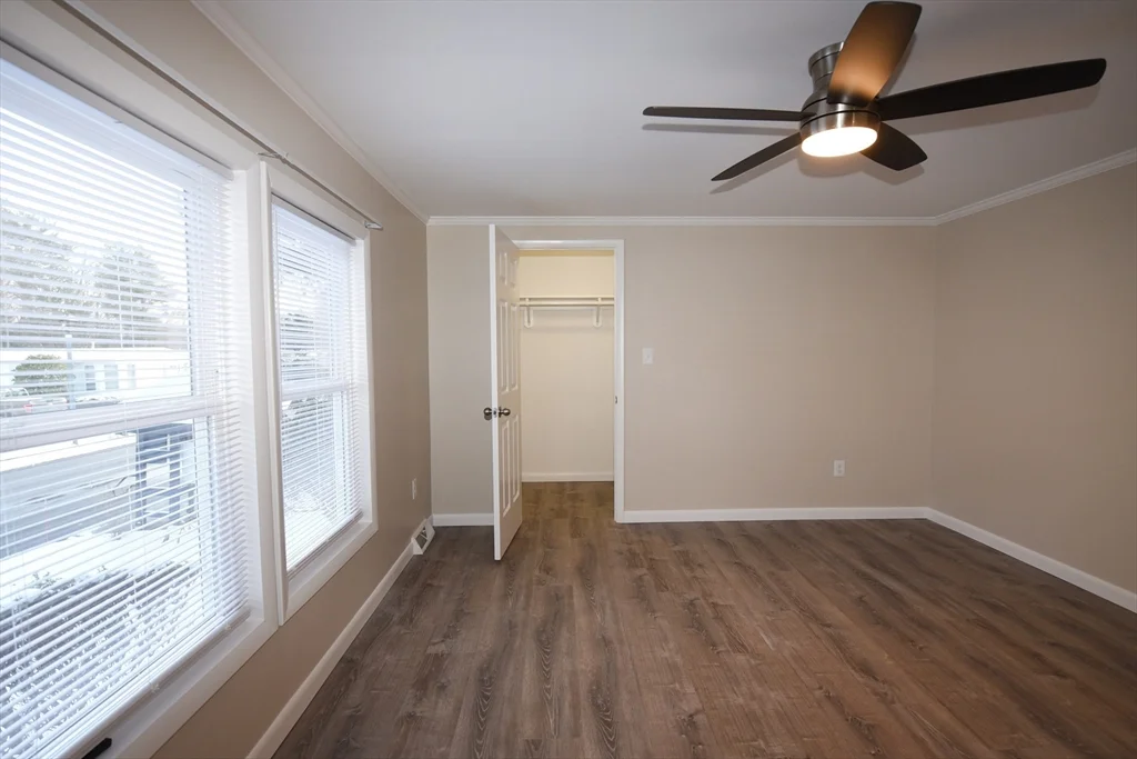 6 Canterbury Ln, Rockland