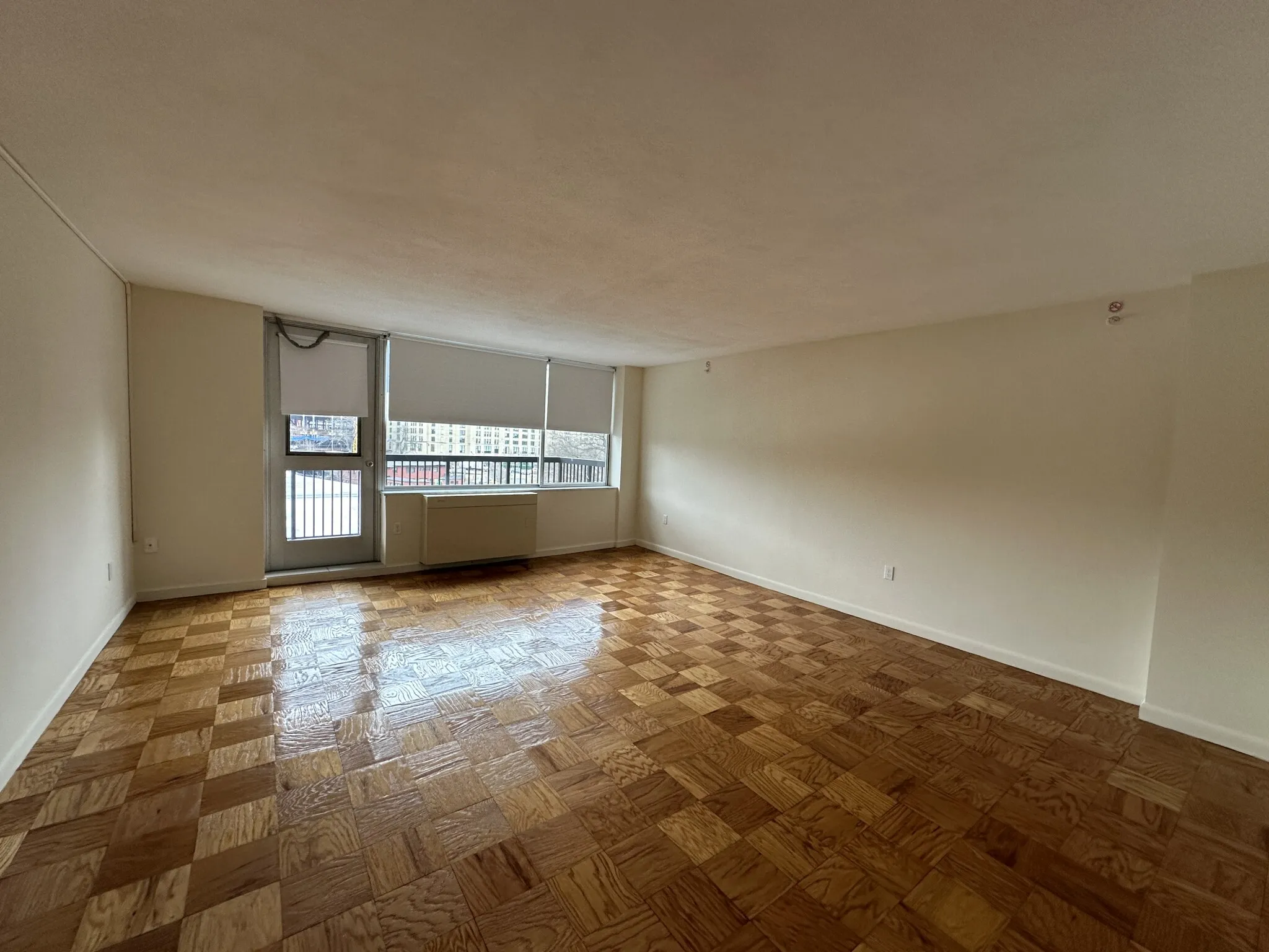 101 Monmouth St, Longwood