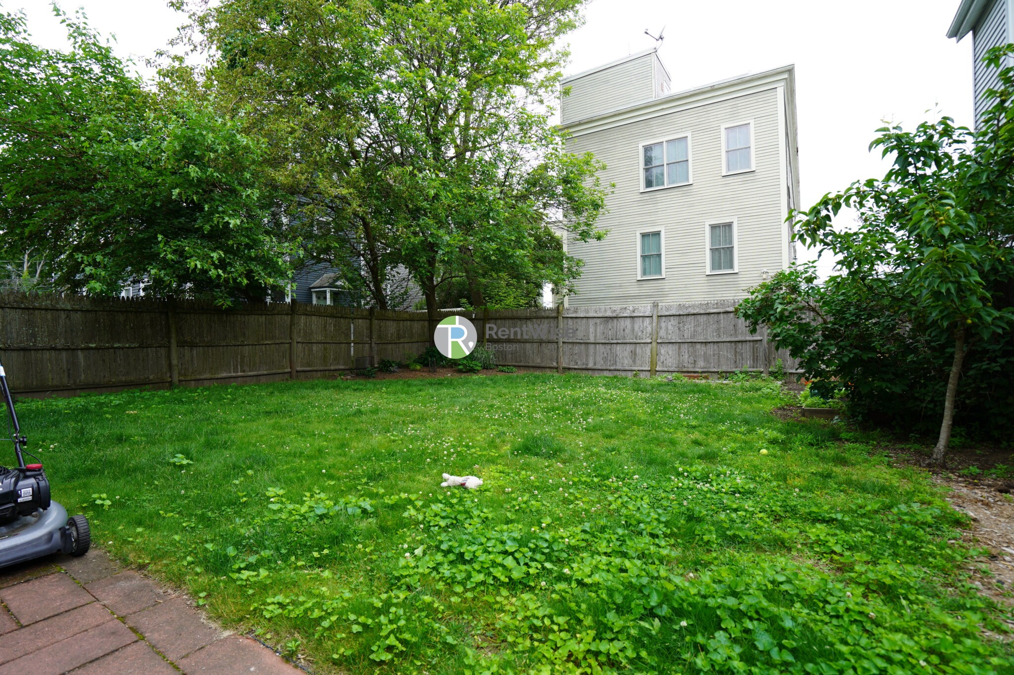 21 Plainfield St, Jamaica Plain