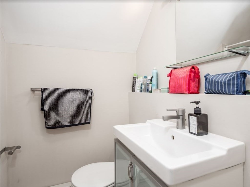 97 College Ave, Somerville