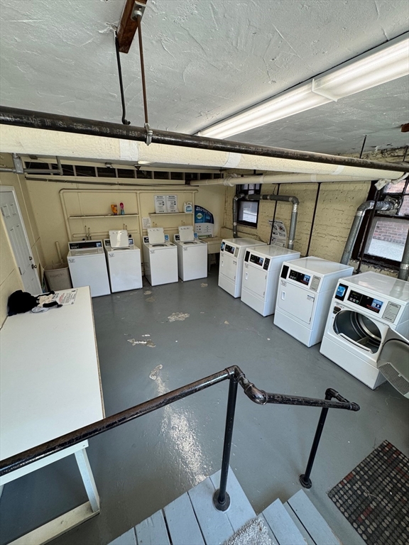 6 Sherborn Ct, South Medford