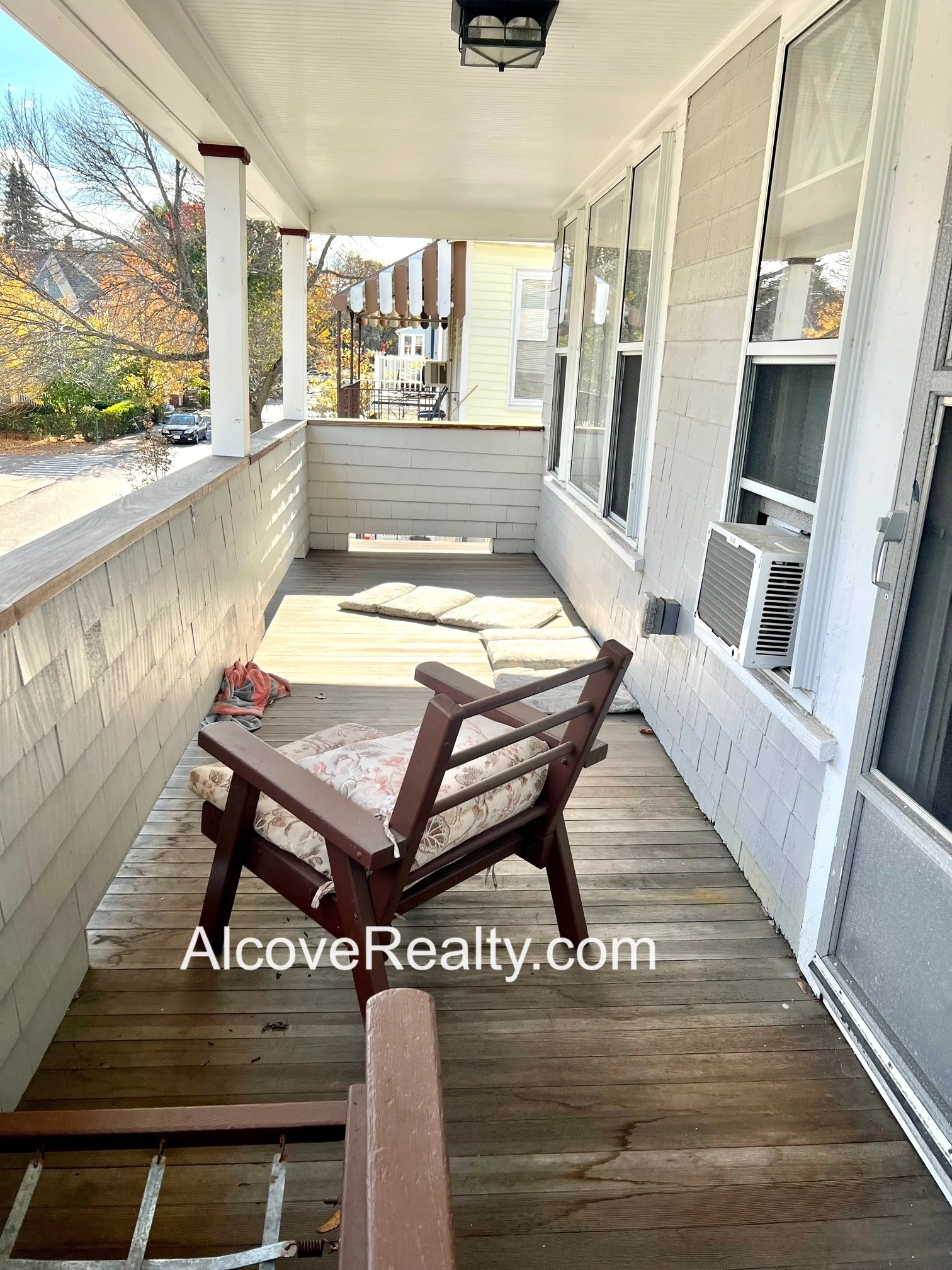 34 Leonard St, Tufts