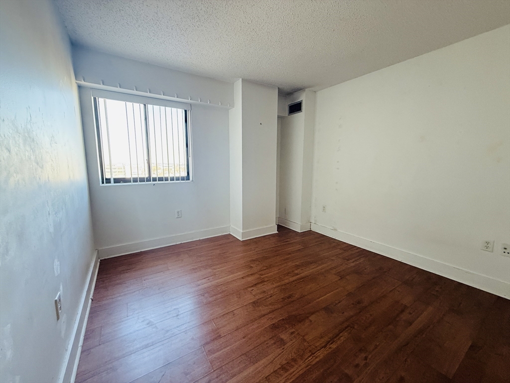 15 North Beacon St, Allston