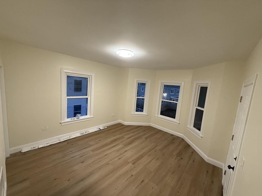 24 Moore St, Quincy Point