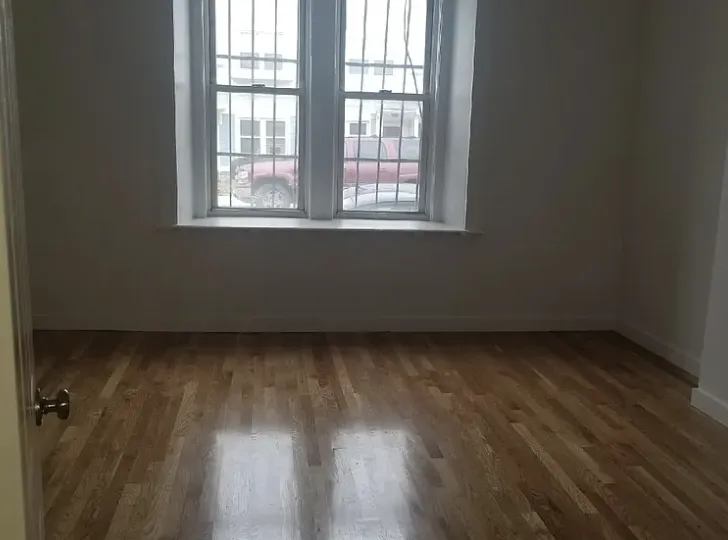 682 Parker St, Mission Hill