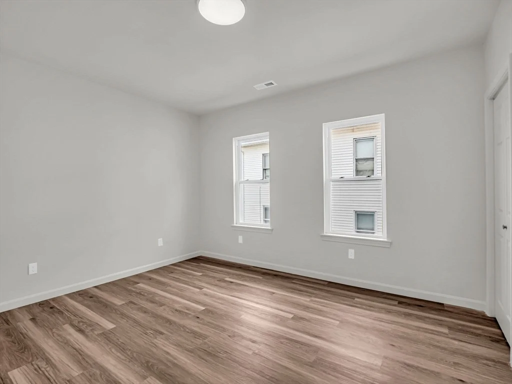 12 Alpine St, Worcester