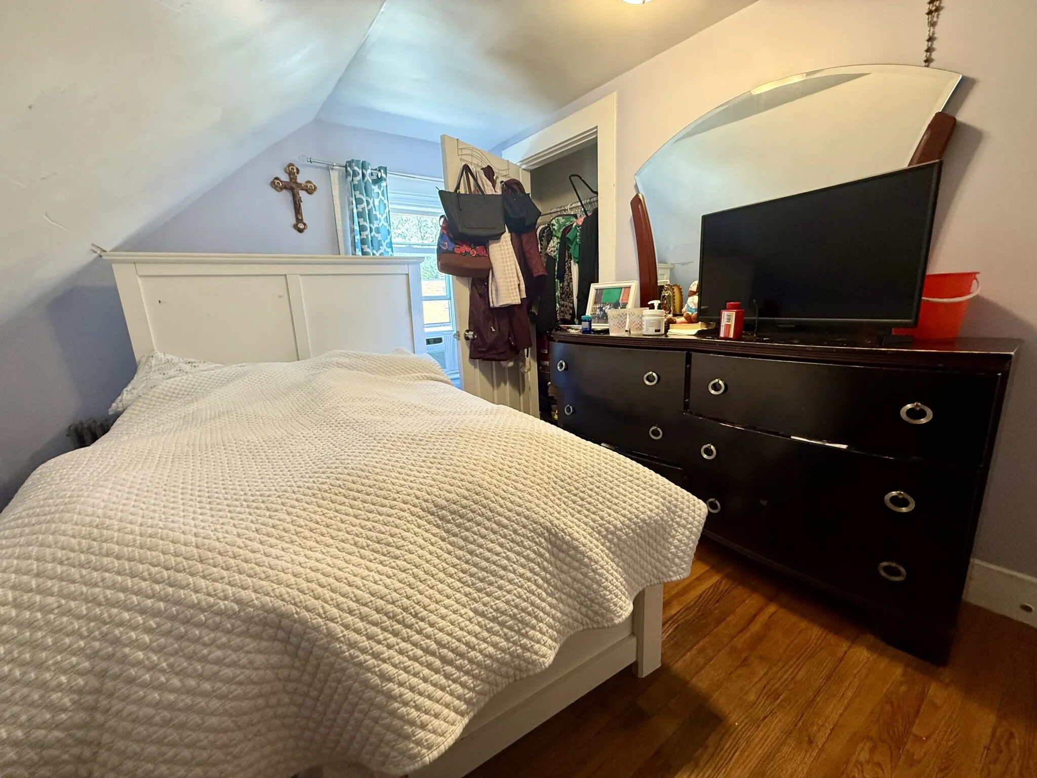 692 Moody St, South Side