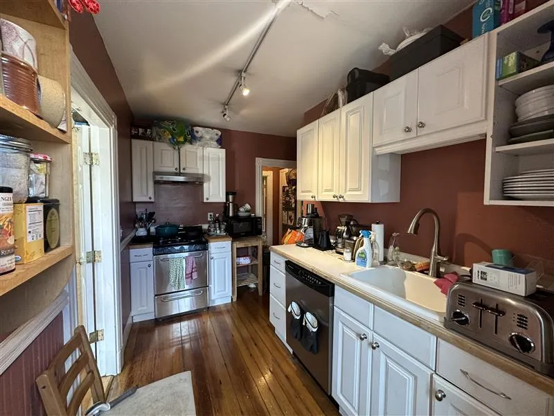 111 Woodstock St, West Somerville