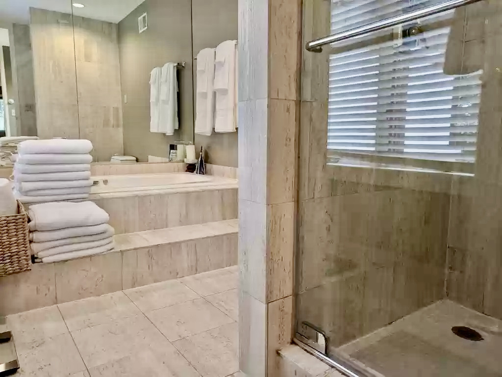 253 Nahanton St, Oak Hill