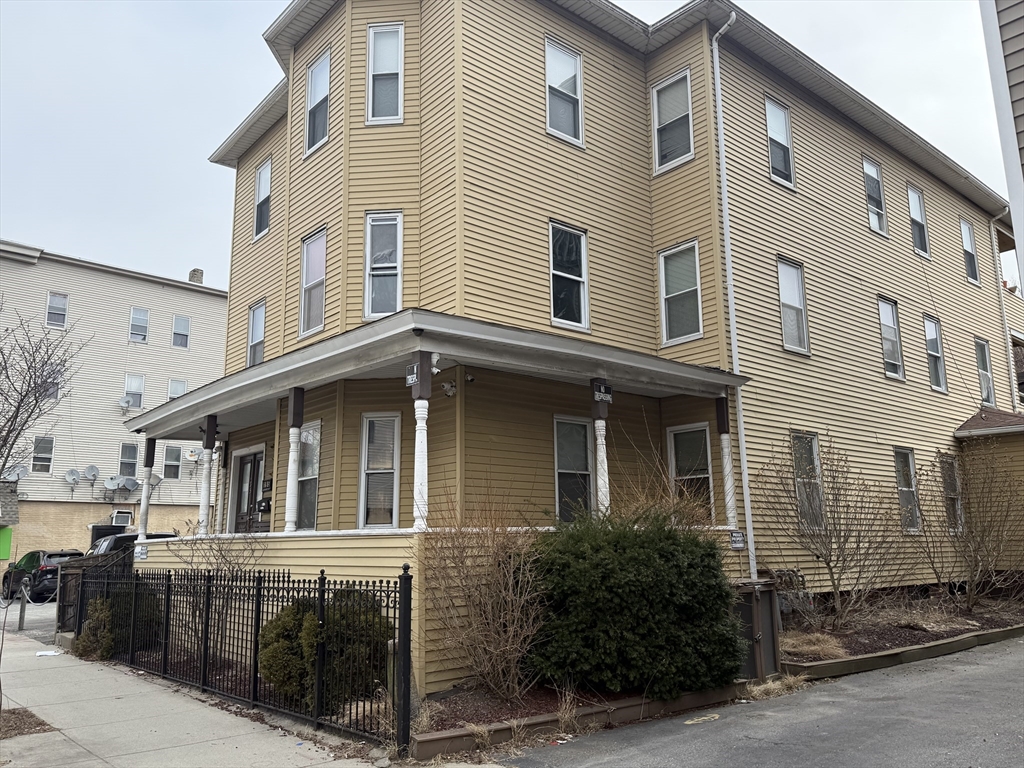 195 Millbury St, Worcester