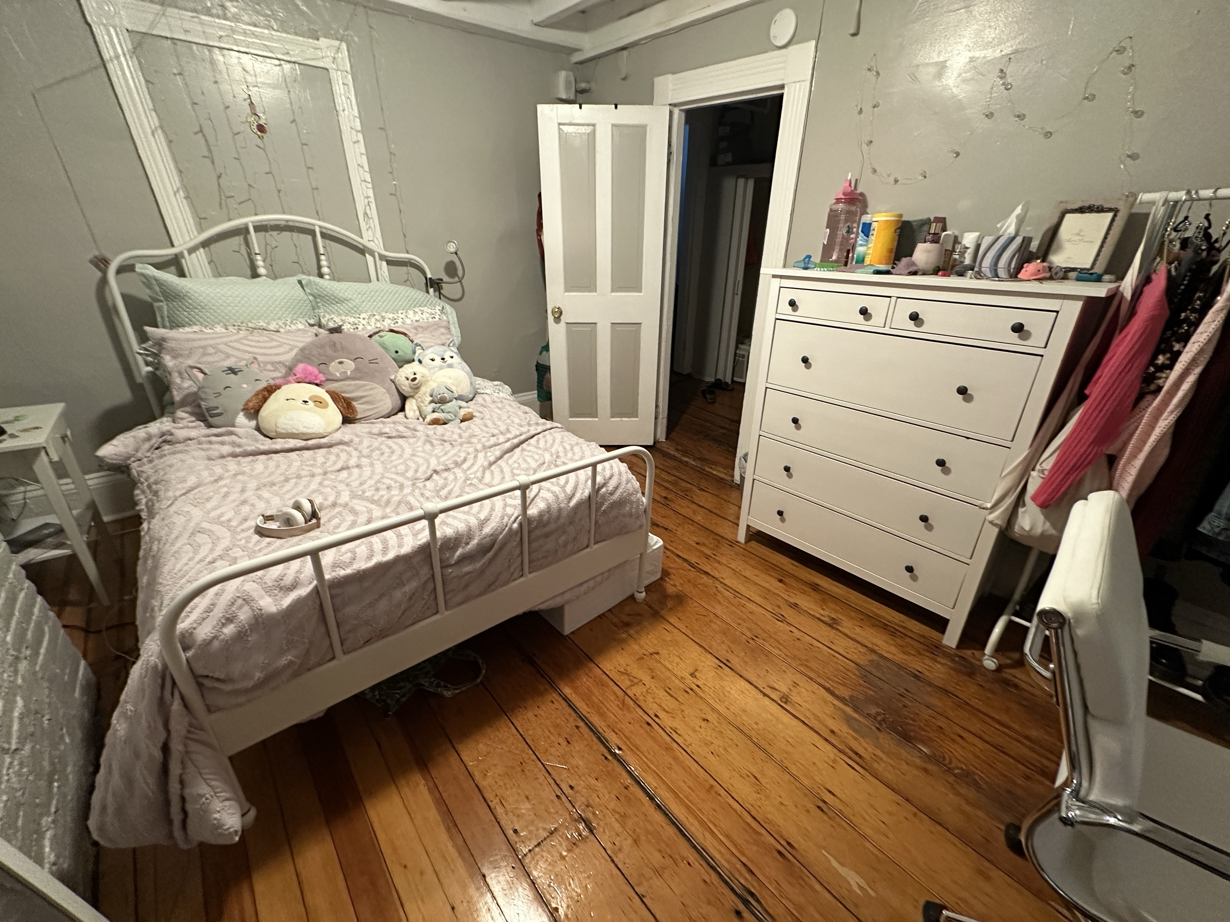 2 Champney Pl, Beacon Hill