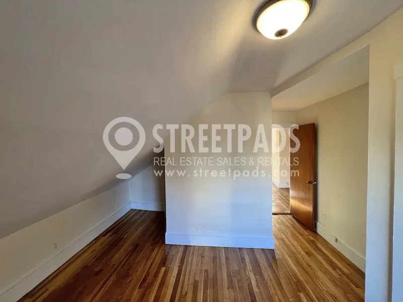 381 Harvard St, Mid-Cambridge