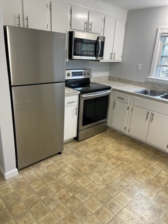 8 Groton Harvard Rd, Ayer