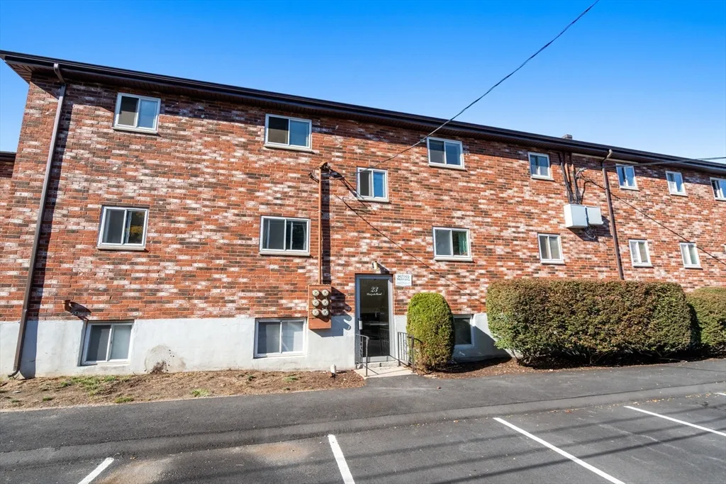 23 Westgate Rd, West Roxbury