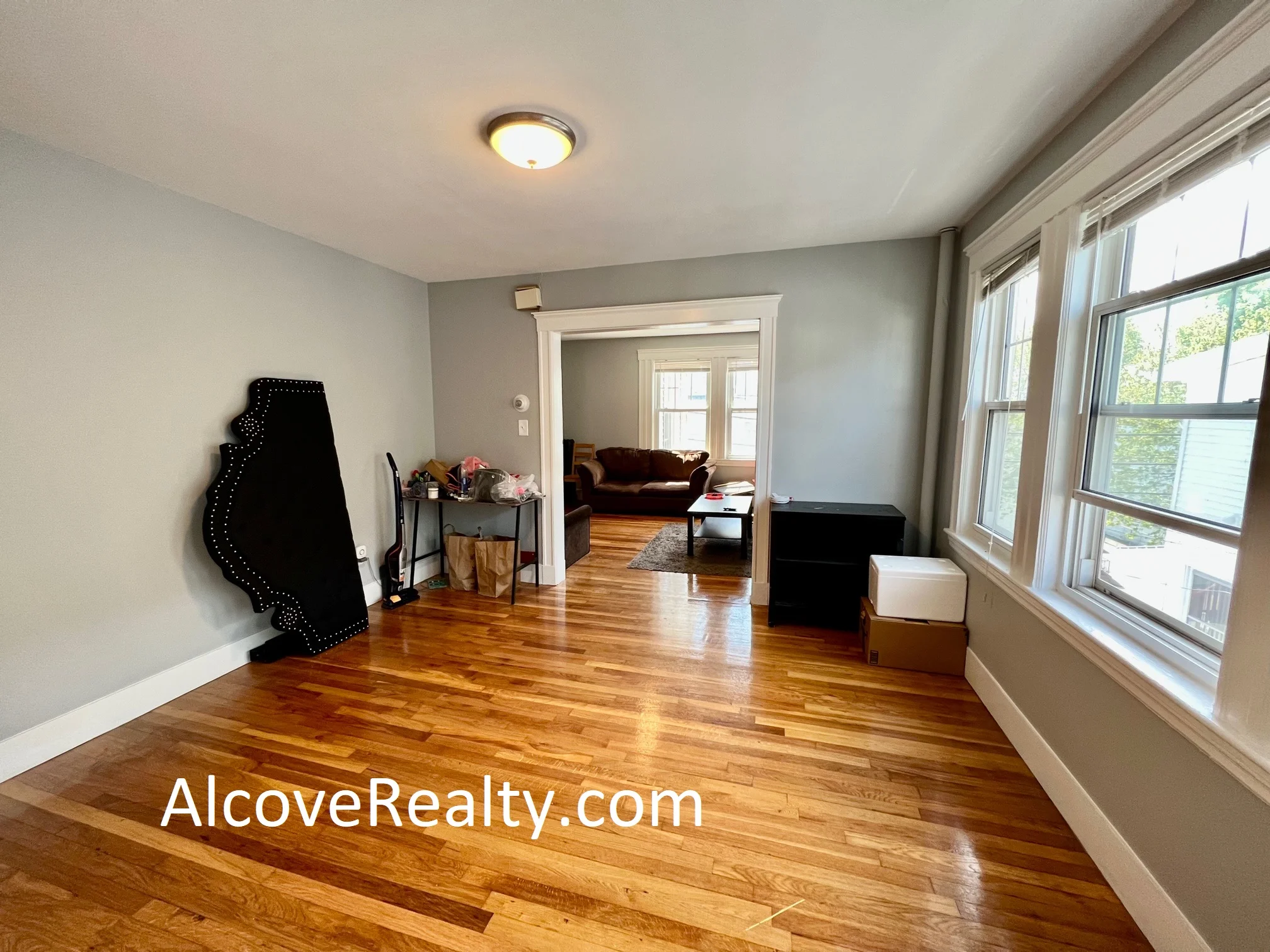 37 Sterling St, West Somerville